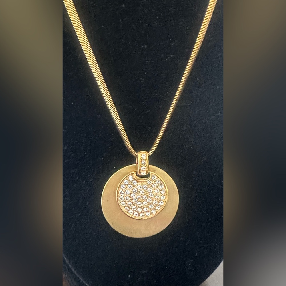 Butler Vintage Elegant Gold Tone And Rhinestones Pendant Necklace - Picture 5 of 11